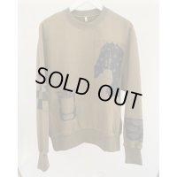 【KHOKI(コッキ)】Beardsley graphic-print sweatshirt/ Khaki
