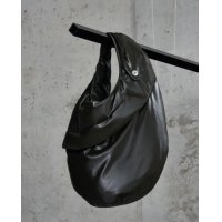 【Omar Afridi(オマールアフリディ)】FOAMED LIDIA BAG/ DEEP GREEN