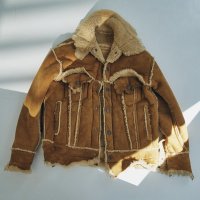 【GOODKARMA DEVELOPMENT(グッドカルマディベロップメント)】"LUKE"MOUTON TRUKKER JKT/CAMEL