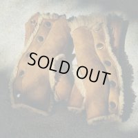 【GOOD KARMA DEVELOPMENT(グッドカルマディベロップメント)】MOUTON GLOVES"WHIPPLE"/CAMEL