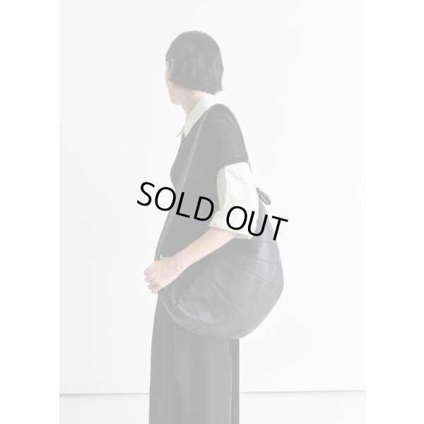 画像2: 【LEMAIRE(ルメール)】LARGE CROISSANT BAG SOFT GRAINED LEATHER/ BLACK