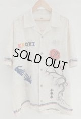 【KHOKI(コッキ)】Hand enbroidered-design shirt/White