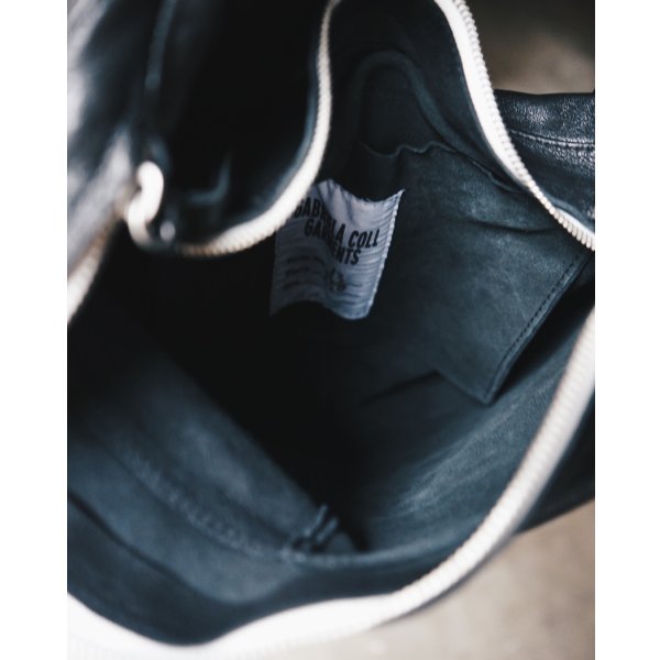 画像4: 【GABRIELA COLL GARMENTS(ガブリエラコールガーメンツ)】CROSSED LEATHER BAG/ BLACK