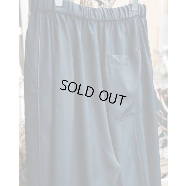 画像4: 【ANTHEM A(アンセムエー)】SILKY VISCOSE 2TUCKS FLARE EASY PANTS/ BLACK