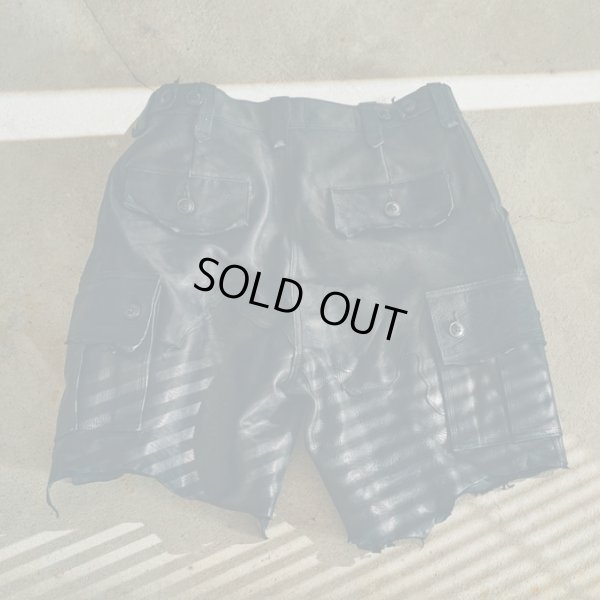 画像2: 【GOODKARMA DEVELOPMENT(グッドカルマディベロップメント)】Leather Cargo Shorts "LAZY"/ BLACK