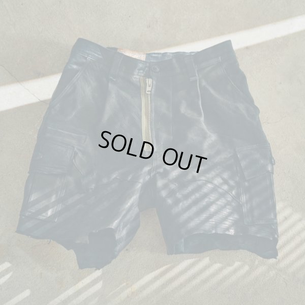 画像1: 【GOODKARMA DEVELOPMENT(グッドカルマディベロップメント)】Leather Cargo Shorts "LAZY"/ BLACK