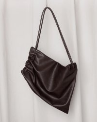 【GABRIELA COLL GARMENTS(ガブリエラコールガーメンツ)】GATHERED CROSSED LEATHER BAG/ BROWN