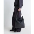 画像2: 【LEMAIRE(ルメール)】BELTED TOTE BAG COTTON TYE DYE/ Ash black (2)