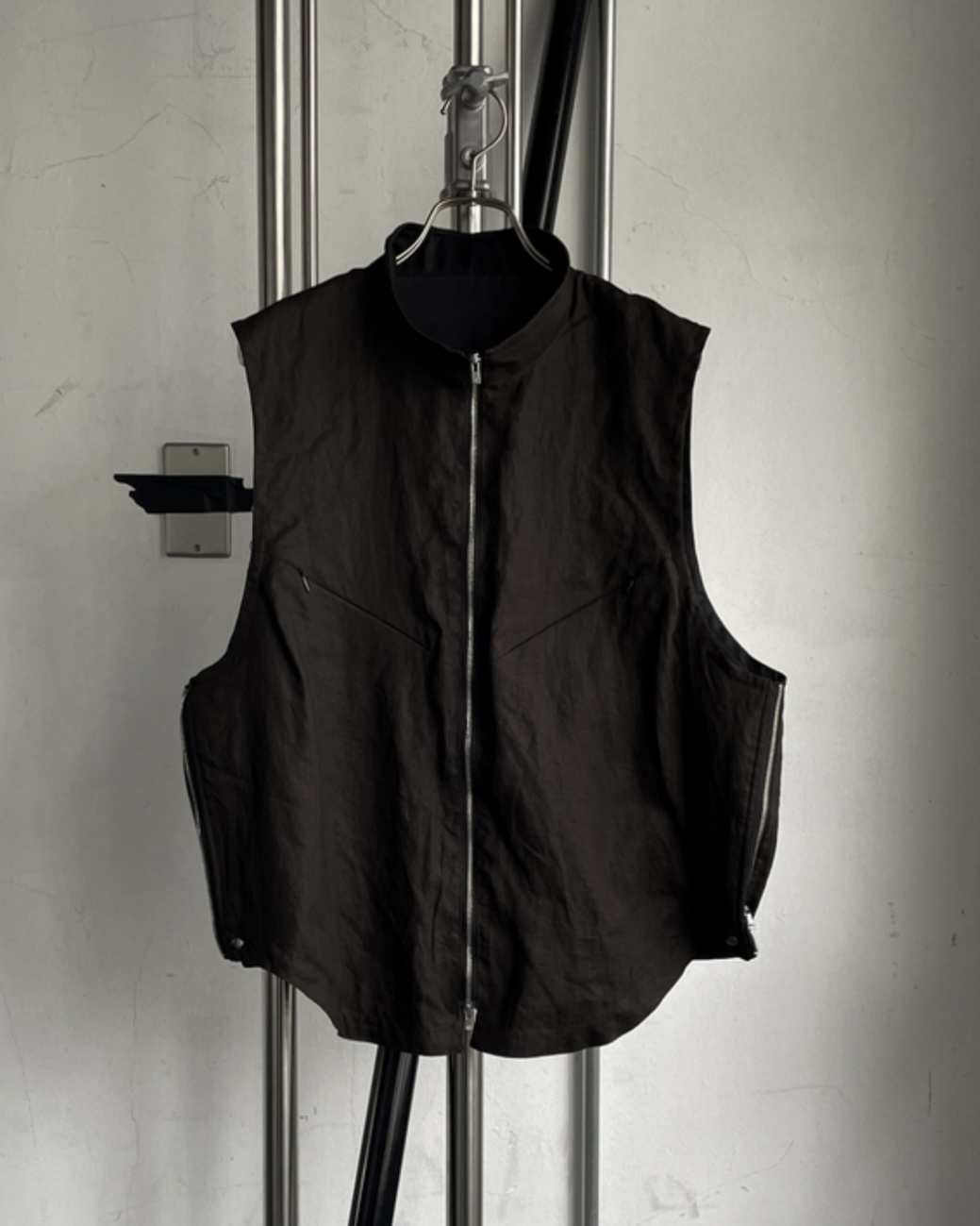 【BIBLIOTHERK(ビブリオテーク)】UTILITY GILET/ Brown