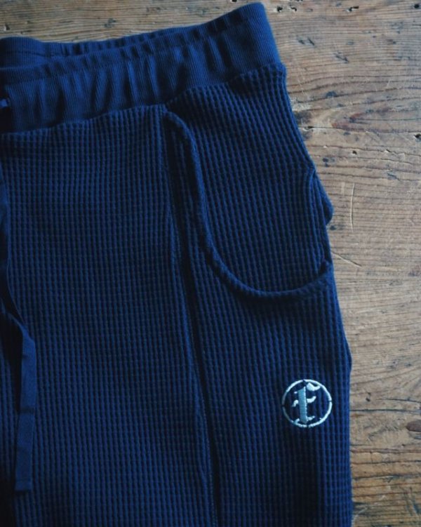 FAF(エフエーエフ)】THERMAL WARM UP PANTS/ NAVY - VELVET FAF(エフエーエフ)】THERMAL WARM UP PANTS/ NAVY - VELVET