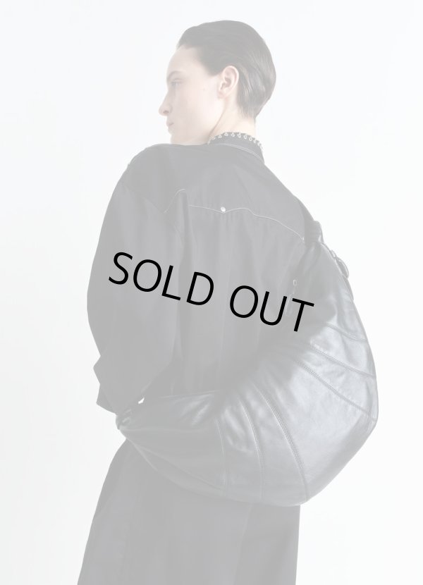 画像2: 【LEMAIRE(ルメール)】LARGE CROISSANT BAG SOFT NAPPA LEATHER/ BLACK